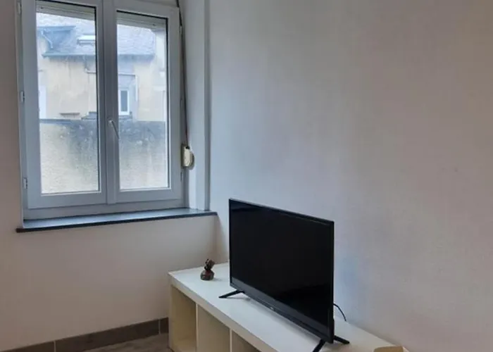 Iris Centre-Ville T2 Renove Cocon Cosy Parking 35 M2 * Charleville-Mezieres